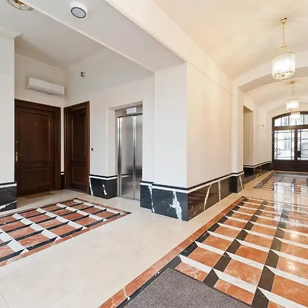 Plac Na Groblach 19 Apartment Krakow